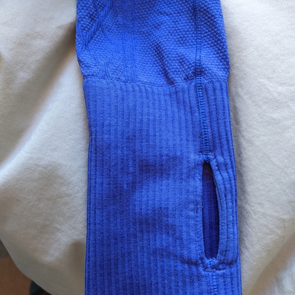 Lululemon rest less hoodie - Picture 7 of 8